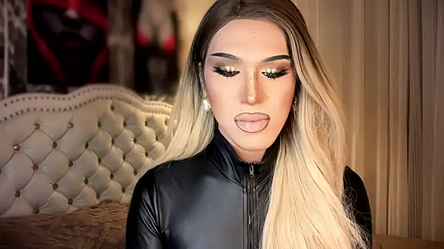 Snapshot of Ts_glamxxxx chatting on March 3, 3:23 am Ts glamxxxx online show from March 3, 3:23 am