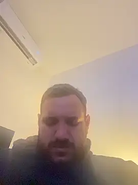 Snapshot of JonJ0 chatting on January 10, 3:41 am JonJ0 online show from January 10, 3:41 am