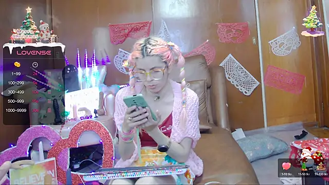 Skinygirl online show from February 7, 10:41 pm