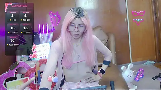 Skinygirl online show from November 6, 9:48 pm