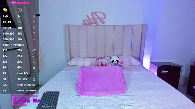 Snapshot of sheirysex_ chatting on February 4, 2:50 am sheirysex online show from February 4, 2:50 am