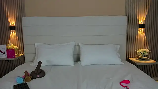 Charlotte93  online show from March 13, 12:01 pm