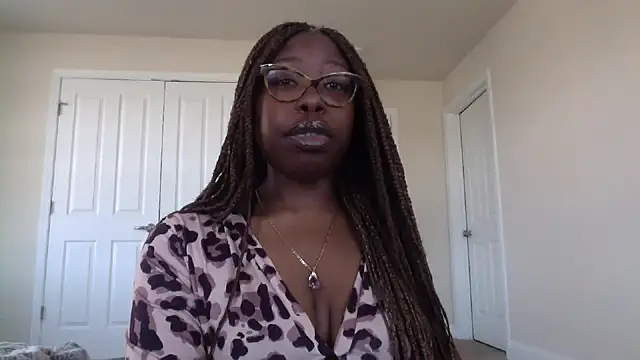 MadamIndigo online show from March 12, 2:56 pm