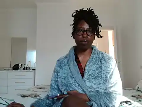 MadamIndigo online show from February 27, 6:35 am