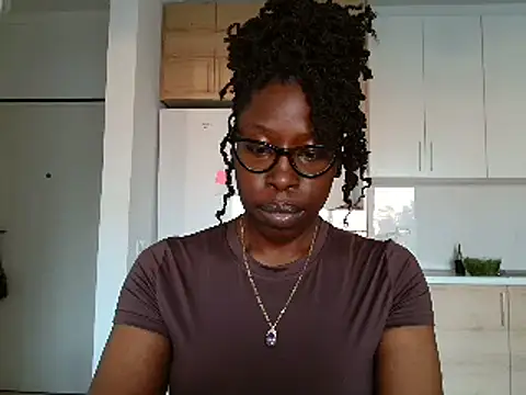 MadamIndigo online show from April 18, 4:00 pm