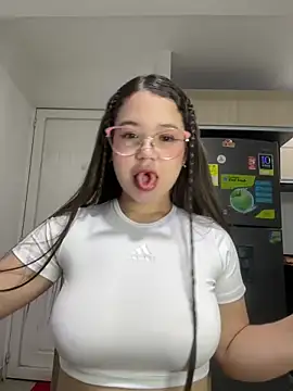 Lucyklein2022 online show from January 11, 3:34 am