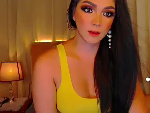 Snapshot of mistressseductionleah chatting on April 13, 8:36 pm mistressseductionleah online show from April 13, 8:36 pm