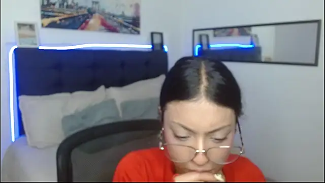 vaness weet online show from December 3, 9:13 pm