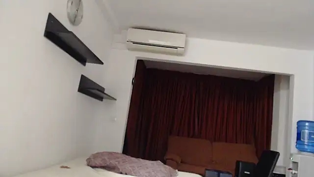 Snapshot of OnlySolovicio chatting on September 12, 7:47 pm OnlySolovicio online show from September 12, 7:47 pm