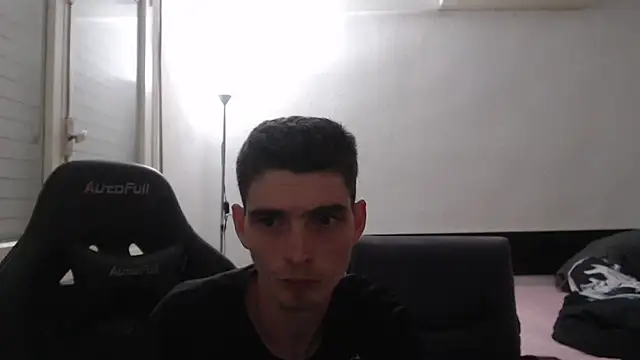 Snapshot of OnlySolovicio chatting on October 29, 7:48 pm OnlySolovicio online show from October 29, 7:48 pm