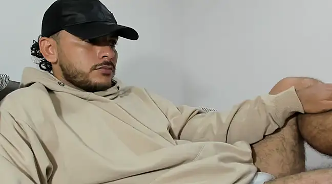 tuyo1995 online show from December 16, 6:32 am