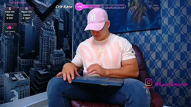 Leonsmoron online show from May 16, 3:58 am