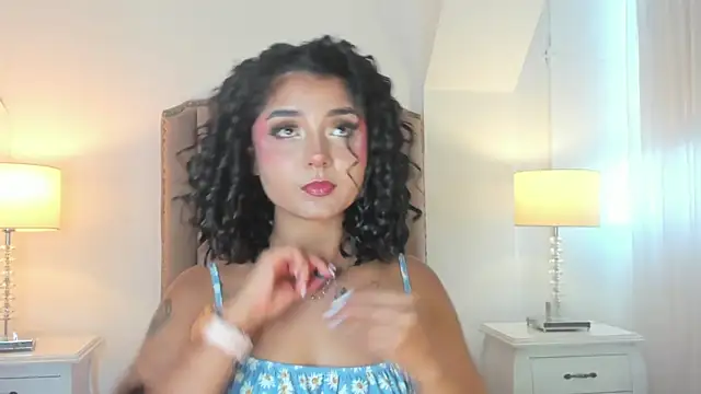 Emma Torres   online show from April 14, 12:33 pm