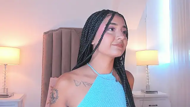 Snapshot of Emma_Torres__ chatting on June 1, 12:40 pm Emma Torres online show from June 1, 12:40 pm
