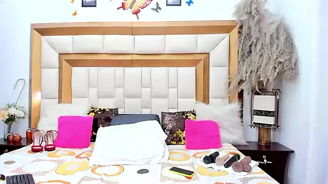 BellaKarla online show from January 25, 7:39 pm