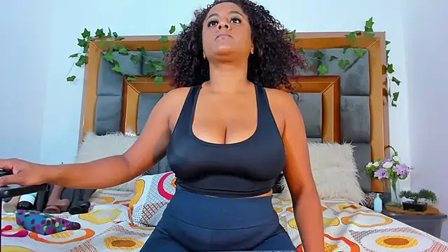 BellaKarla online show from February 11, 7:59 pm