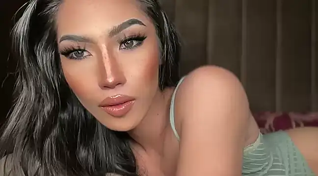 Snapshot of Bella_Gordon chatting on December 20, 2:49 pm Bella Gordon online show from December 20, 2:49 pm