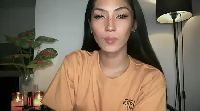 Snapshot of Bella_Gordon chatting on February 5, 9:18 pm Bella Gordon online show from February 5, 9:18 pm