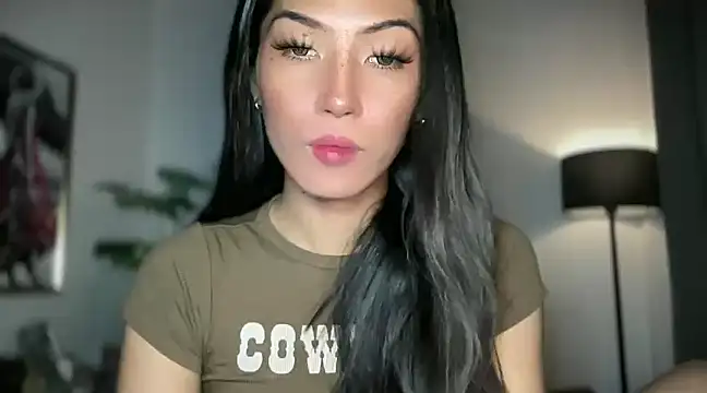 Snapshot of Bella_Gordon chatting on February 23, 6:23 pm Bella Gordon online show from February 23, 6:23 pm