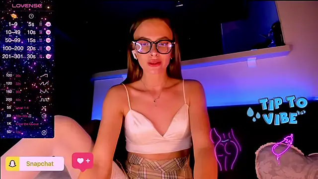 madina taher online show from February 17, 8:47 pm