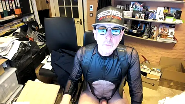 lenny52 online show from February 8, 10:18 am