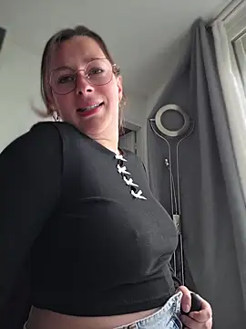 Snapshot of Amai_Live chatting on May 5, 4:26 pm Amai Live online show from May 5, 4:26 pm