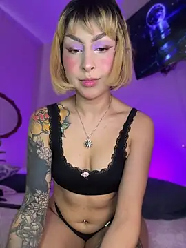 Cinamoonn online show from April 16, 4:08 pm