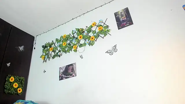 mensia hernandz online show from April 29, 12:53 pm