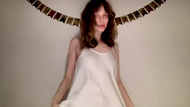 Nikki Mimimi online show from January 10, 1:20 pm