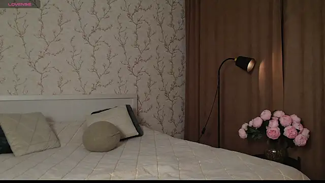 ly lydia online show from December 5, 3:15 am