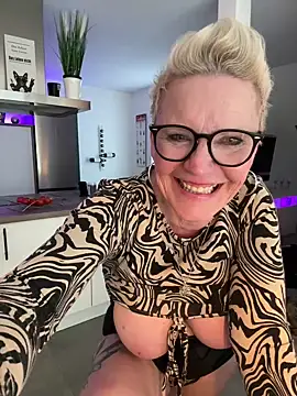 German Milf online show from March 20, 6:31 pm
