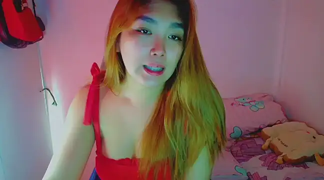 TR4NSCUTI3 online show from December 28, 11:48 pm