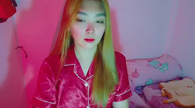 TR4NSCUTI3 online show from January 6, 8:28 pm