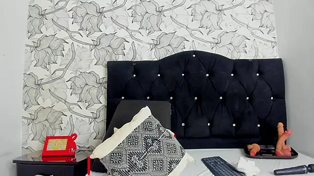 Keira Lennox online show from January 15, 11:59 am