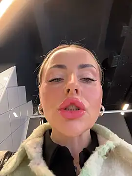 EmaSalis online show from March 25, 8:09 am