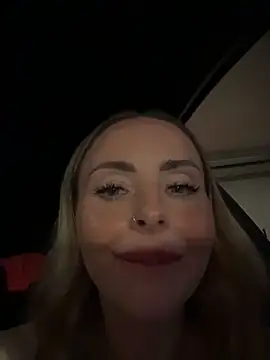 EmaSalis online show from April 10, 11:48 am