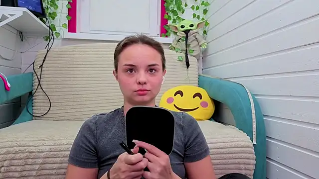 Snapshot of Misss_Vikk chatting on November 9, 6:01 am Misss Vikk online show from November 9, 6:01 am