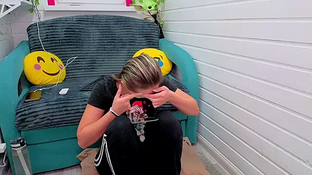 Snapshot of Misss_Vikk chatting on November 21, 6:56 am Misss Vikk online show from November 21, 6:56 am