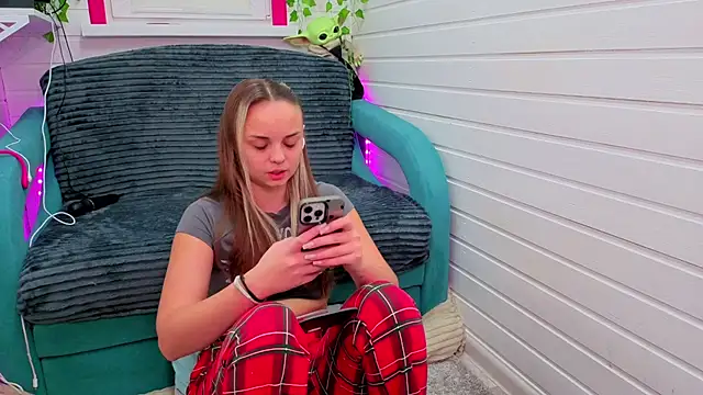 Snapshot of Misss_Vikk chatting on November 25, 7:30 am Misss Vikk online show from November 25, 7:30 am