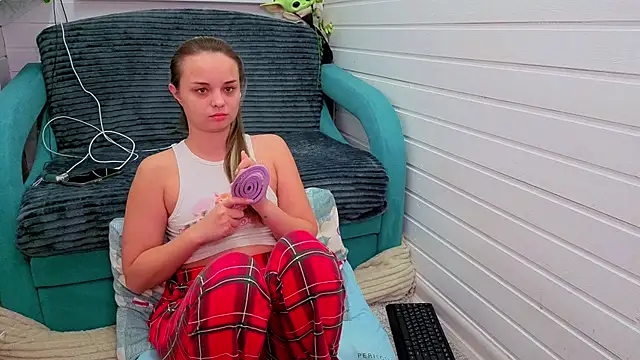 Snapshot of Misss_Vikk chatting on November 27, 6:59 am Misss Vikk online show from November 27, 6:59 am