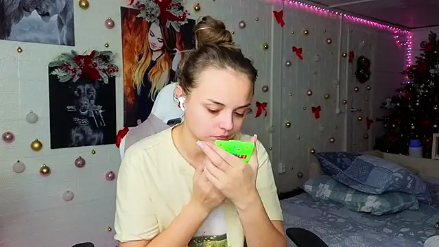 Snapshot of Misss_Vikk chatting on January 7, 2:14 am Misss Vikk online show from January 7, 2:14 am