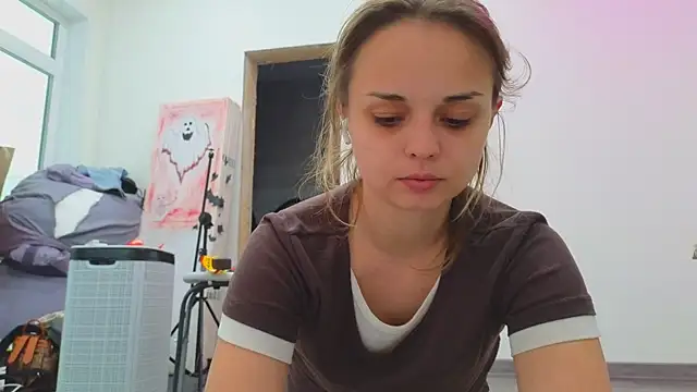 Misss Vikk online show from April 9, 9:47 am