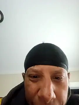 Snapshot of Vybezmaster chatting on November 16, 6:35 pm Vybezmaster online show from November 16, 6:35 pm