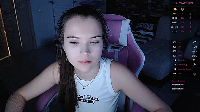 Eva Davie online show from February 25, 3:49 pm