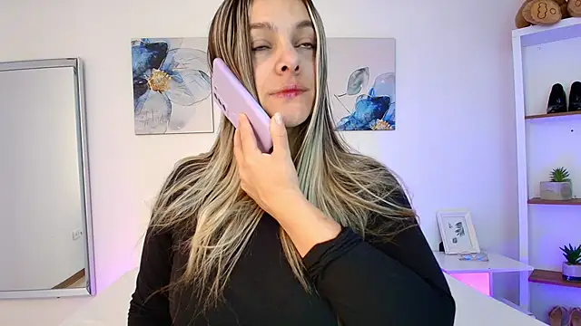 Isabella Harley online show from April 29, 1:26 pm