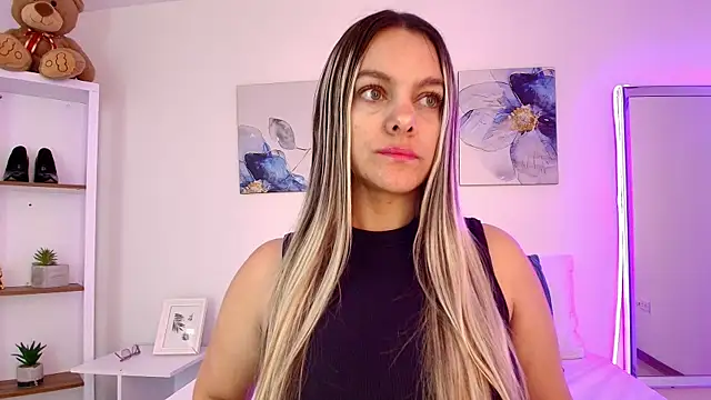 Isabella Harley online show from May 27, 1:52 pm
