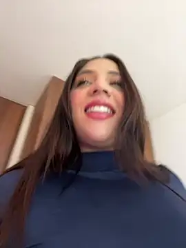 Snapshot of marcimaa chatting on December 21, 8:43 pm marcimaa online show from December 21, 8:43 pm