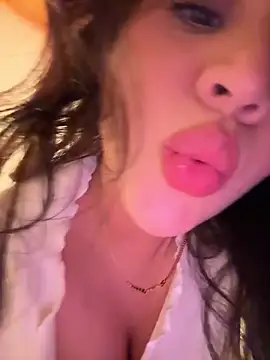 Snapshot of marcimaa chatting on October 11, 9:35 pm marcimaa online show from October 11, 9:35 pm