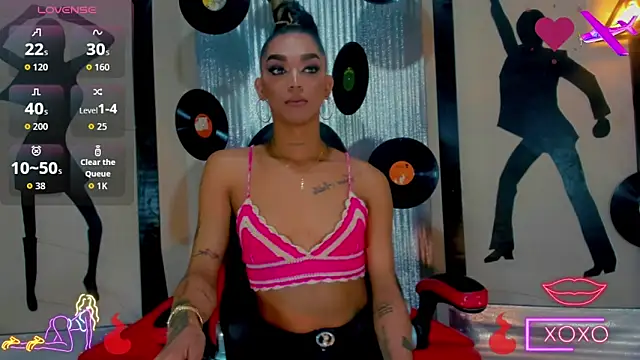 nickyminach  online show from September 16, 7:15 pm