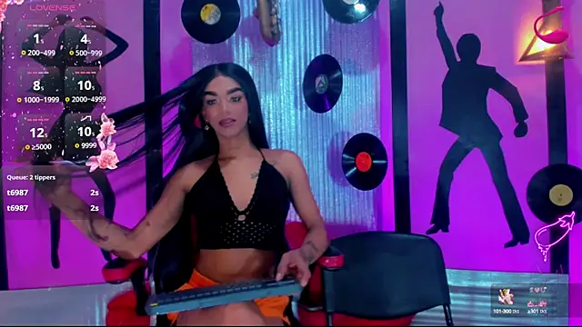 nickyminach  online show from September 27, 7:41 pm